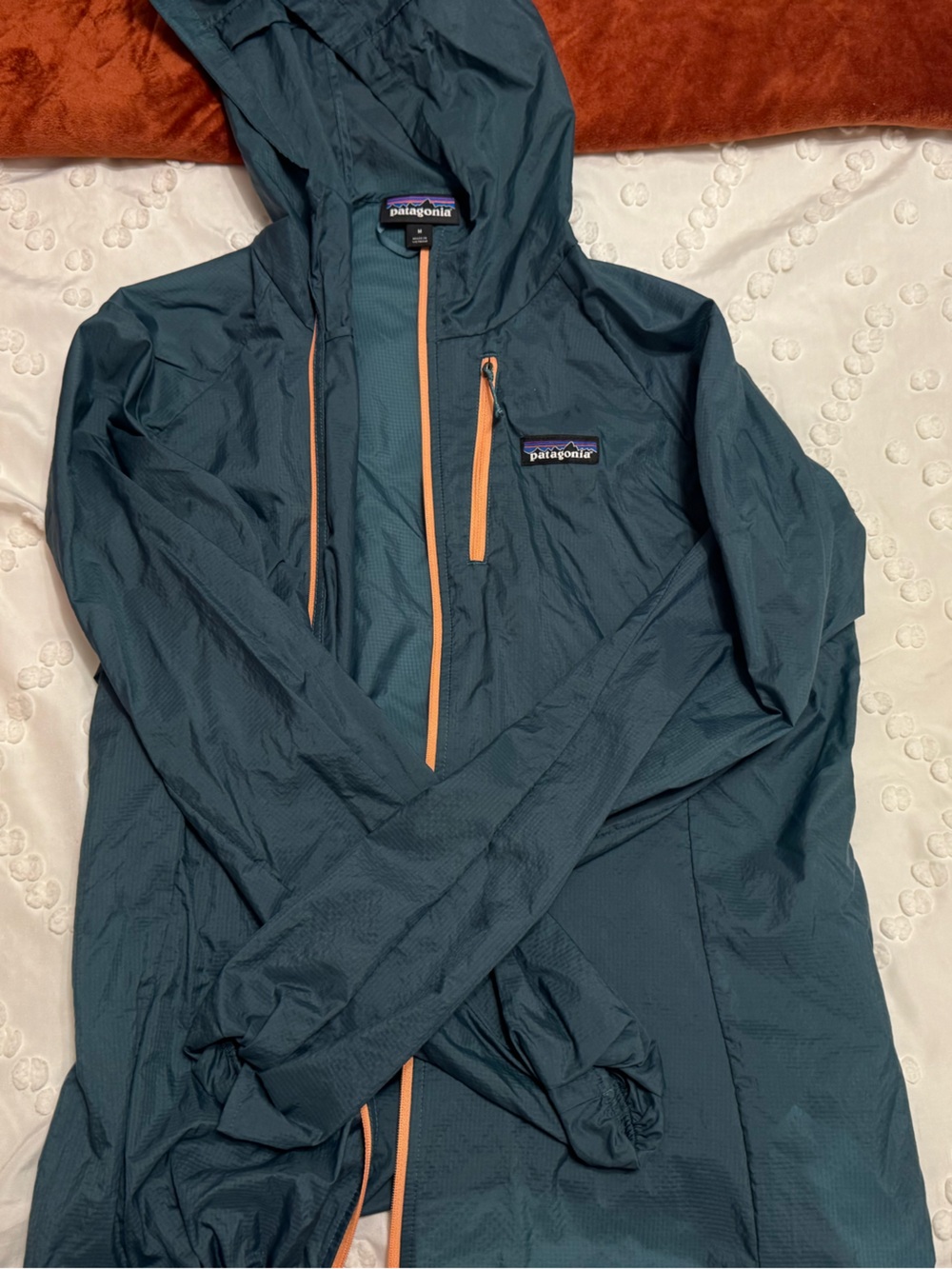 Patagonia Women's Teal Hooded Rain Jacket with Peach Trim - barely worn Houdini